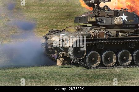 0The:00 spettacolo Yorkshire Wartime Experience. Leeds, Regno Unito, agosto 2022. Rievocazione militare con soldati, veicoli, carri armati e armi. Per lo più WW2 e 1940'. Foto Stock