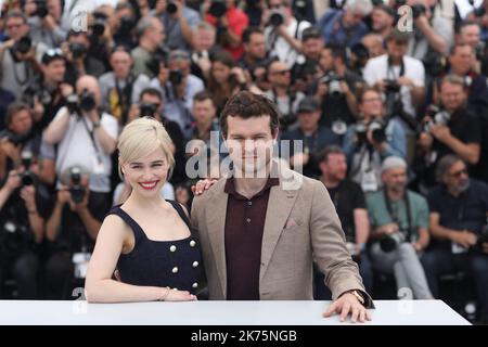 Emilia Clarke e Alden Ehrenreich partecipano alla fotocall per solo: A Star Wars Story durante il 71st° Festival annuale di Cannes. Foto Stock