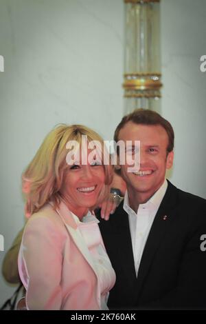 Il presidente francese Emmanuel Macron (a destra) e Brigitte Macron durante l'Elysee Music Event tenutosi a Parigi il 22 giugno 2018. Foto Stock