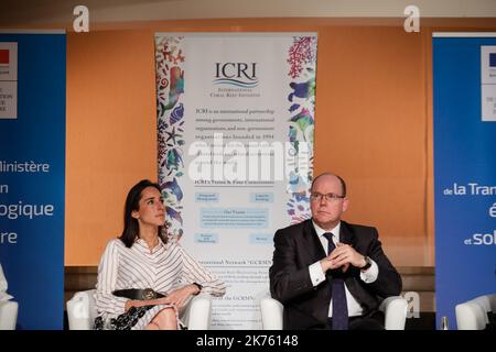 Il Principe Alberto II di Monaco (a destra) durante la cerimonia ICRI che si terrà a Parigi il 4 luglio 2018. Foto Stock