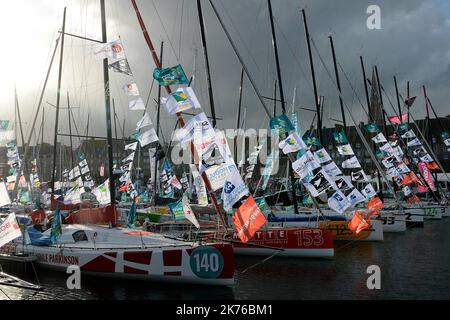 Vista del basion e del pubblico durante il 40th ° anniversario della Route du Rhum evento il 25 ottobre 2018. Foto Stock