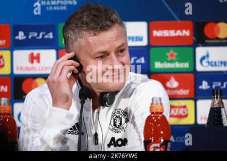 Il Manchester United caretaker manager Ole Gunnar Solskjaer durante la conferenza stampa di Aon addestramento complesso, Manchester. Foto Stock