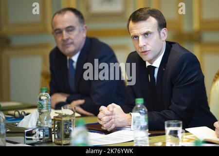 Il presidente francese Emmanuel Macron con il ministro francese dell'Agricoltura e dell'alimentazione Didier Guillaume all'Elysee Palace di Parigi il 11 febbraio 2019 FOTO ELIOT BLONDT / POOL / MAXPPP Foto Stock