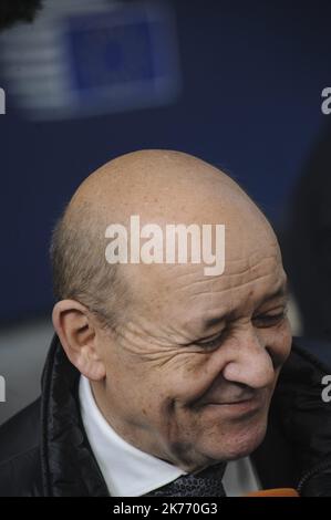 Arrivo e intervento davanti ai giornalisti di Jean-Yves LE DRIAN, ministro degli Affari Esteri francese. Foto Stock