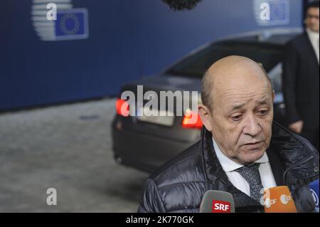 Arrivo e intervento davanti ai giornalisti di Jean-Yves LE DRIAN, ministro degli Affari Esteri francese. Foto Stock