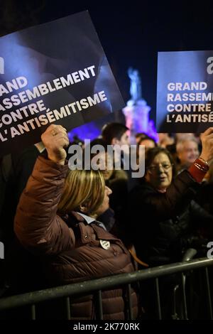 Raduno unitario di 14 partiti politici contro il luogo antisemitismo della repubblica. Foto Stock