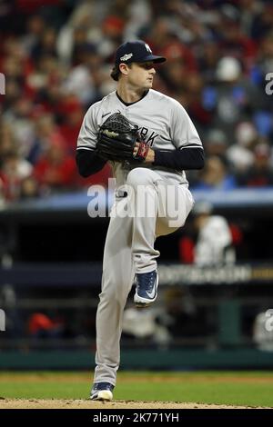 Cleveland, Stati Uniti. 16th Ott 2022. Gerrit Cole (45), il lanciatore di New York Yankees, lancia contro i Cleveland Guardians nel gioco quattro della loro American League Division Series al Progressive Field di Cleveland, Ohio, domenica 16 ottobre 2022. Foto di Aaron Josefczyk/UPI. Credit: UPI/Alamy Live News Foto Stock