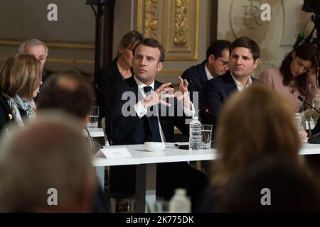 Grand debat National : echange avec des intellectuels Emmanuel Macron. Il presidente francese Emmanuel Macron partecipa al grande dibattito con gli intellettuali di Elysee Palace. FRANCIA-18/03/2019 Foto Stock