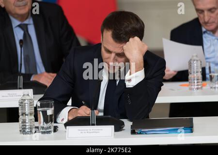 Grand debat National : echange avec des intellectuels Emmanuel Macron. Il presidente francese Emmanuel Macron partecipa al grande dibattito con gli intellettuali di Elysee Palace. FRANCIA-18/03/2019 Foto Stock