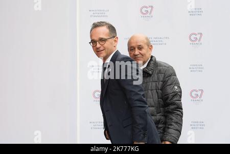 Riunione preparatoria per il vertice dei capi di Stato e di governo del G7 di Biarritz. Jean-Yves le Drian, ministro francese dell'Europa e degli Affari esteri, accoglie con favore le delegazioni presenti a questo incontro al Palais des Arts e al festival Foto Stock