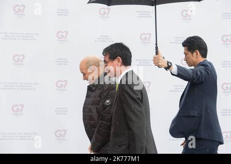 Riunione preparatoria per il vertice dei capi di Stato e di governo del G7 di Biarritz. Jean-Yves le Drian, ministro francese dell'Europa e degli Affari esteri, accoglie con favore le delegazioni presenti a questo incontro al Palais des Arts e al festival Foto Stock