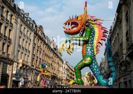 lille3000 presenta la sua quinta edizione tematica: Eldorado! Festeggiamenti di apertura, metamorfosi urbani, grandi mostre al Trivoal, la Gare Saint Sauveur e molti luoghi culturali partner in tutto Lille Metropole, mostre, giardini, gastronomia, arte di strada, e nuovi eventi. Per questa edizione, lille3000 ha optato per un programma Primavera/Estate che sfrutta gli spazi all'aperto e offre ai visitatori la possibilità di esplorare la regione durante la stagione soleggiata. Foto Stock