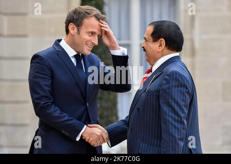 Il Presidente della Repubblica francese, Emmanuel Macron, ha ricevuto il re del Bahrain, Hamed ben Issa al Khalifa al Palazzo Elysee il 30 aprile 2019, Foto Stock