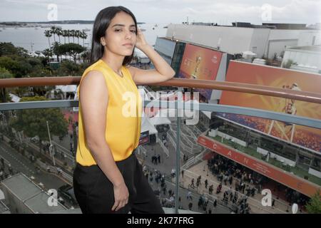 La comédienne et maintenant réalisatrice Hafsia Herzi qui présente à Cannes son film Premier 'Tu mérites un amour' Photo LP / Fred Dugit 72nd Festival annuale di Cannes a Cannes, Francia, maggio 2019. Il festival del cinema si terrà dal 14 al 25 maggio. Foto Stock