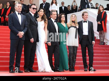 L'attore STATUNITENSE Leonardo DiCaprio, regista, sceneggiatore, produttore e attore statunitense Quentin Tarantino, la cantante israeliana Daniella Pick, l'attore statunitense Brad Pitt, Daniela Pick, David Heyman, l'attrice australiana Margot Robbie, Shannon McIntosh che partecipa all'evento Once upon a Time di Hollywood Premiere tenutosi durante il Cannes Film Festival 72nd a Cannes, Francia. Foto Stock