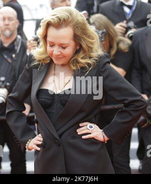 (L-R) l'attrice francese Adele Exarchopoulos, la regista francese Justine Triet e l'attrice belga Virginie Efira arrivano per la proiezione di 'Sibilla' al 72nd° Festival di Cannes, a Cannes, in Francia, il 24 maggio 2019. Il film è presentato nel Concorso ufficiale del festival che si svolge dal 14 al 25 maggio Caroline Scheufele ©F BOUTON 72nd annuale Festival del cinema di Cannes a Cannes, Francia, 2019 maggio. Il festival del cinema si terrà dal 14 al 25 maggio. Foto Stock