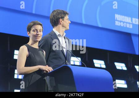 Candidati VERDI alla presidenza della Commissione europea, Ska Keller e il suo collega Bas Eickhout in una conferenza stampa. Foto Stock