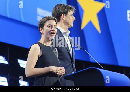 Candidati VERDI alla presidenza della Commissione europea, Ska Keller e il suo collega Bas Eickhout in una conferenza stampa. Foto Stock