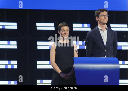 Candidati VERDI alla presidenza della Commissione europea, Ska Keller e il suo collega Bas Eickhout in una conferenza stampa. Foto Stock