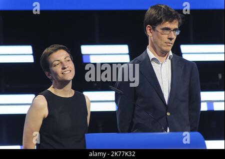 Candidati VERDI alla presidenza della Commissione europea, Ska Keller e il suo collega Bas Eickhout in una conferenza stampa. Foto Stock