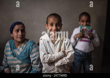 ©Chloe Sharrock / le Pictorium/MAXPPP - Chloe Sharrock / le Pictorium - 08/04/2019 - Egypte - Meres et enfants du village Copte de El-Barsha, en haute-Egypte. / 08/04/2019 - Egitto - madri e bambini del villaggio copto El-Barsha, nell'Alto Egitto. Foto Stock