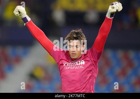 Filip Jorgensen di Villarreal durante la partita la Liga tra Villarreal CF e CA Osasuna giocata allo stadio Ciutat de Valencia il 17 ottobre 2022 a Valencia, Spagna. (Foto di Colas Buera / PRESSIN) Foto Stock