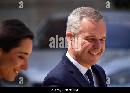 Francois de Rugy, ministro della transizione Ecologia e solidarietà, che lascia il Consiglio dei ministri del 10 luglio 2019 Foto Stock