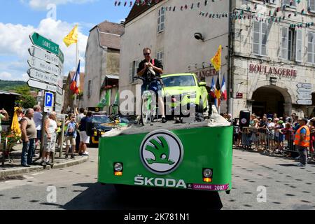 Tour de France, Arbois, 12 juillet 2019. -Passage du tour de France dans la ville d'Arbois. Passage de la caravane tant attendue par les spectateurs sur les coups de 13 heures. - Gara ciclistica francese Tour de France 2019 si svolge dal 6th al 28th luglio. Foto Stock