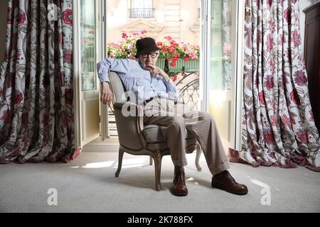 Ritratto della cineasta americana Woody Allen al Bristol Hotel di Parigi. Foto Arnaud Journois per il fine settimana parigino. Foto Stock