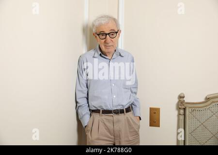 Ritratto della cineasta americana Woody Allen al Bristol Hotel di Parigi. Foto Arnaud Journois per il fine settimana parigino. Foto Stock