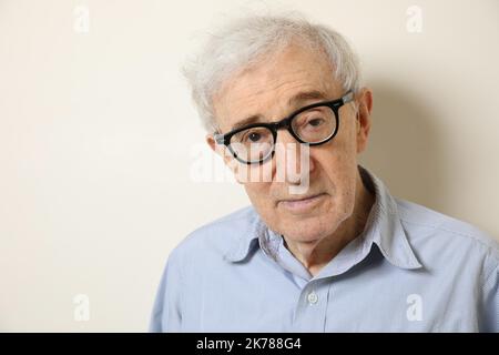 Ritratto della cineasta americana Woody Allen al Bristol Hotel di Parigi. Foto Arnaud Journois per il fine settimana parigino. Foto Stock