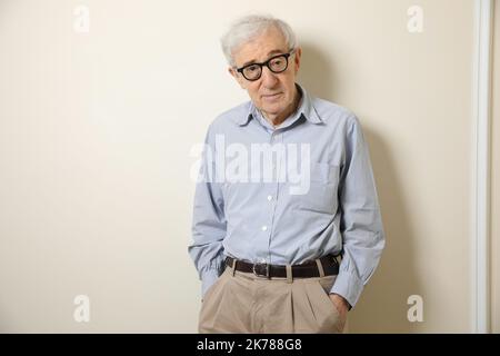 Ritratto della cineasta americana Woody Allen al Bristol Hotel di Parigi. Foto Arnaud Journois per il fine settimana parigino. Foto Stock