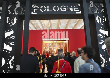 Lens, France, Sept 24th 2019 - Louvre Lens Museum POLOGNE, 1840 - 1918 DIPINGERE L’ANIMA DI UNA NAZIONE l’anno 2019 segna il centenario della firma, il 3 settembre 1919, dell’accordo tra Francia e Polonia “sull’emigrazione e l’immigrazione”. Ha portato all'arrivo di un gran numero di lavoratori polacchi in Francia, in particolare nella regione mineraria nel nord del paese. Foto Stock