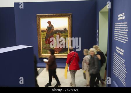 Lens, France, Sept 24th 2019 - Louvre Lens Museum POLOGNE, 1840 - 1918 DIPINGERE L’ANIMA DI UNA NAZIONE l’anno 2019 segna il centenario della firma, il 3 settembre 1919, dell’accordo tra Francia e Polonia “sull’emigrazione e l’immigrazione”. Ha portato all'arrivo di un gran numero di lavoratori polacchi in Francia, in particolare nella regione mineraria nel nord del paese. Foto Stock