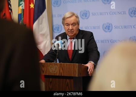 New York, Stati Uniti. 18th Ott 2022. Nazioni Unite. 17th Ott 2022. Il Segretario generale delle Nazioni Unite Antonio Guterres parla ai giornalisti della sede delle Nazioni Unite a New York il 17 ottobre 2022. Guterres lunedì ha chiesto la fine delle ostilità nella regione etiope del Tigray, compreso il ritiro delle truppe eritrei. Credit: Xie e/Xinhua/Alamy Live News Credit: Xinhua/Alamy Live News Foto Stock
