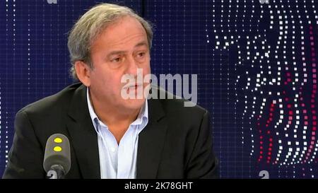 Michel Platini ex calciatore, allenatore della squadra francese e presidente della UEFA, ospite delle '8h30 franceinfo', 6 novembre 2019. Michel Platini presenta il suo libro dopo quattro anni di sospensione da parte della FIFA, i francesi di 64 anni è libero di riprendere le attività legate al calcio da martedì 8 ottobre. Didascalia locale *** Francia-Info Foto Stock