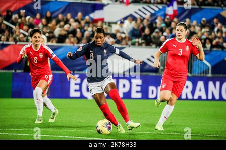 A BORDEAUX / AU MATMUT ATLANTIQUE / FOOTBALL FEMININ / EUROPEAN WOMEN'S CHAMPIONSHIP 2021 / FRANCIA / SERBIE / - 2019/11/09. Donna calcio Fnracy - Serbia Foto Stock