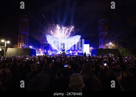 Sadak Souici / le Pictorium - 9/11/2019 - Allemagne / Berlino - 30 ans de la chute du Mur : des milliers d'Allemands raddoppia un concerto a Berlino pour un Grand.il y a trente ans, l'Allemagne vivait un evenement qui a change la face du monde. / 9/11/2019 - Germania / Berlino - 30 anni dalla caduta del Muro: Migliaia di tedeschi si sono riuniti a Berlino per un grande concerto. Trent'anni fa, la Germania viveva un evento che cambiava il volto del mondo. Foto Stock