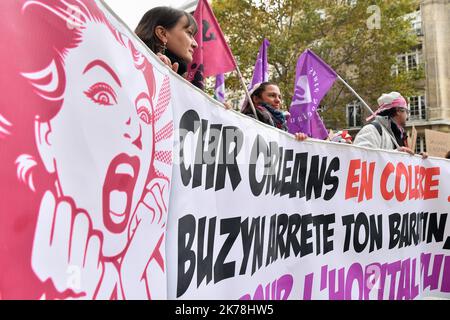 Greve et manifestation des soignants contre les reformes, le manque de moyen et contre la course a la competitivite dans les hopitaux a Paris, le 14 novembre 2019. / 2019 - Francia / Ile-de-France (regione) / Parigi - Greve e dimostrazione dei caregivers contro le riforme, la mancanza di mezzi e contro la corsa alla competitività negli ospedali di Parigi, 14 novembre 2019. Foto Stock