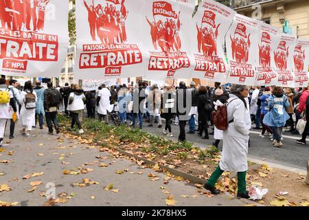 Greve et manifestation des soignants contre les reformes, le manque de moyen et contre la course a la competitivite dans les hopitaux a Paris, le 14 novembre 2019. / 2019 - Francia / Ile-de-France (regione) / Parigi - Greve e dimostrazione dei caregivers contro le riforme, la mancanza di mezzi e contro la corsa alla competitività negli ospedali di Parigi, 14 novembre 2019. Foto Stock