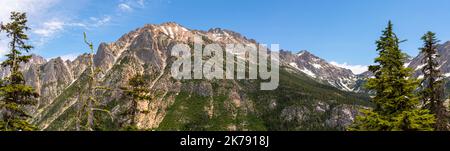 Fotografia scattata dal Washington Pass Overlook, Wenatchee National Forest, Washington, USA. Foto Stock