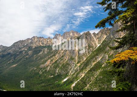 Fotografia scattata dal Washington Pass Overlook, Wenatchee National Forest, Washington, USA. Foto Stock