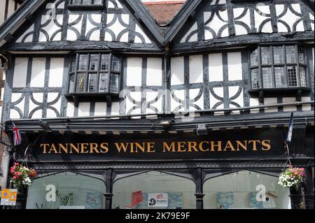 Shrewsbury, Regno Unito - 14 luglio 2022: Tanners Wine Merchants a Shrewsbury, in Engalnd. Foto Stock