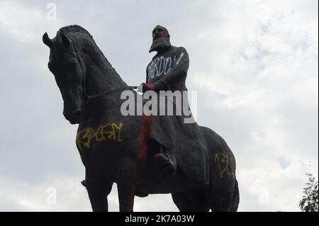 Belgio / Bruxelles / Bruxelles - Pochi giorni dopo la manifestazione Black Lives Matter e contro la violenza in comune nella capitale, la statua del re belga Leopoldo II è stata vandalizzata, rilanciando il dibattito nazionale sulla questione coloniale. Foto Stock