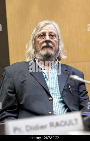 ©Sebastien Muylaert/MAXPPP - Professore francese Didier Raoult durante una commissione parlamentare d'inchiesta sulla crisi del coronavirus presso l'Assemblea nazionale francese di Parigi. Leader politici, consulenti governativi e direttori delle agenzie sanitarie parteciperanno a questa indagine sul modo in cui il governo francese ha gestito l'epidemia di Covid-19. 24.06.2020 Foto Stock