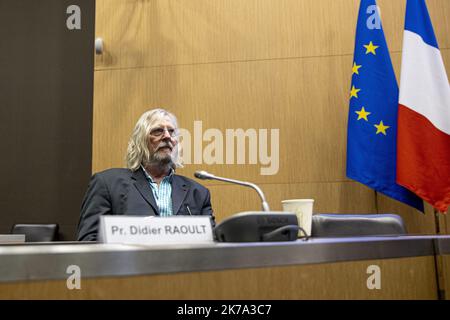 ©Sebastien Muylaert/MAXPPP - Professore francese Didier Raoult durante una commissione parlamentare d'inchiesta sulla crisi del coronavirus presso l'Assemblea nazionale francese di Parigi. Leader politici, consulenti governativi e direttori delle agenzie sanitarie parteciperanno a questa indagine sul modo in cui il governo francese ha gestito l'epidemia di Covid-19. 24.06.2020 Foto Stock