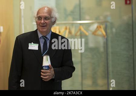 ©Sebastien Muylaert/MAXPPP - Professore francese Didier Houssin durante una commissione parlamentare d'inchiesta sulla crisi del coronavirus presso l'Assemblea nazionale francese di Parigi. Leader politici, consulenti governativi e direttori delle agenzie sanitarie parteciperanno a questa indagine sul modo in cui il governo francese ha gestito l'epidemia di Covid-19. 24.06.2020 Foto Stock