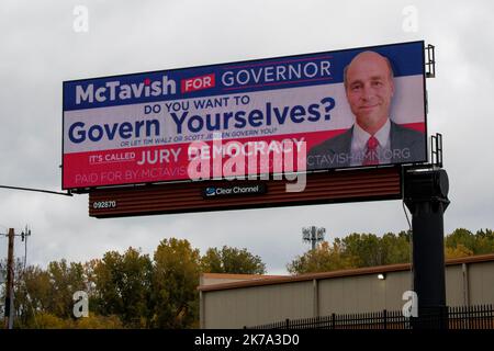 Vadnais Heights, Minnesota. Una pubblicità politica di Hugh McTavish che corre per governatore come candidato per il Partito Independence-Alliance Foto Stock