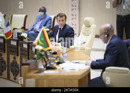 @ Pool/ Eliot Blondet/Maxppp, Mauritanie, Nouakchott, 2020/06/30 il Presidente francese Emmanuel Macron durante un incontro con i Presidenti del G5 Sahel e (in visita al Chancelor tedesco Angela Merkel, al primo Ministro italiano Giuseppe Conte e al primo Ministro belga Charles Michel a Nouakchott, Mauritania, il 30 giugno 2020 Foto Stock