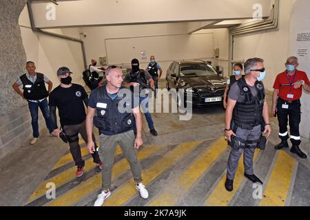 ©PHOTOPQR/l'EST REPUBLICAIN/Franck LALLEMAND ; Besancon ; 24/07/2020 ; Besancon (25) Arrivée au tribunal de Besancon du Chilien Nicolas ZEPEDA (extrade du Chili dans l'affaire de l'extraition de l'étudijaponmes de la Narummes par i). Foto ER/Franck Lallemand - Besancon, Francia, 24th 2020 luglio - arrivo alla corte di Besancon del cileno Nicolas Zepeda accusato di aver ucciso uno studente giapponese in Francia quasi quattro anni fa durante il processo di estradizione. Nicolas Zepeda, 29 anni, era stato agli arresti domiciliari nell’appartamento di sua madre nella località di Viña del Mar, 120 kilome Foto Stock